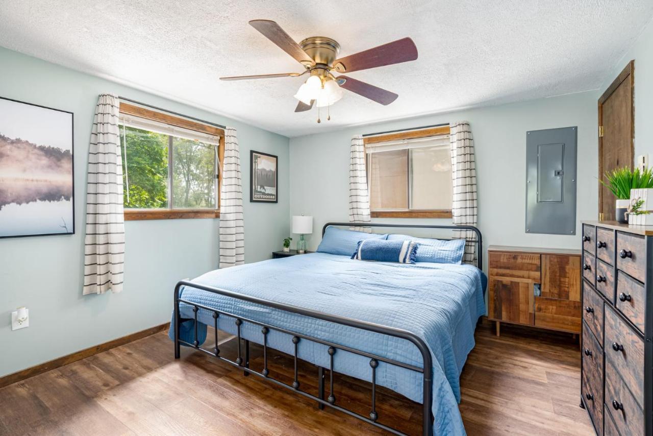 Quaint Loft Cabin W Hot Tub, Firepit, Deck & Grill Hedgesville Dış mekan fotoğraf