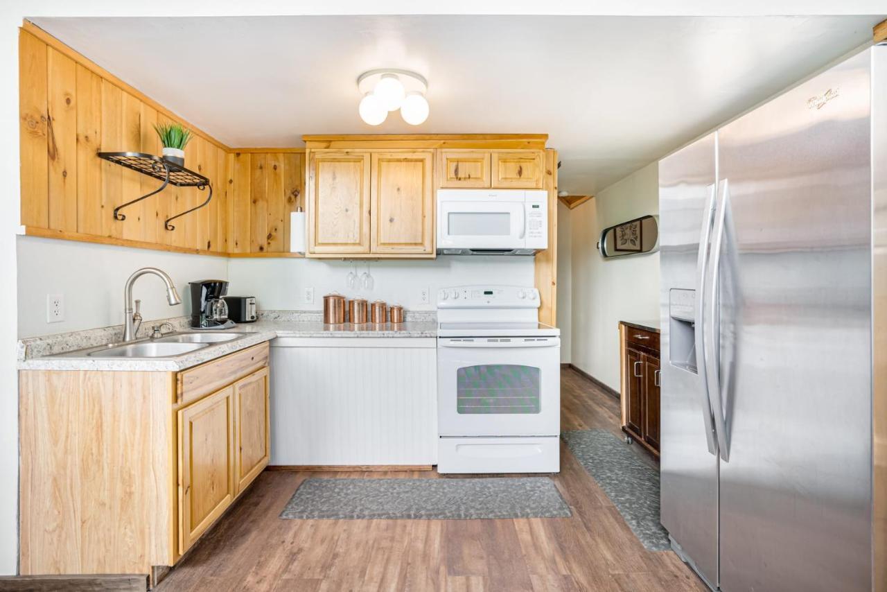 Quaint Loft Cabin W Hot Tub, Firepit, Deck & Grill Hedgesville Dış mekan fotoğraf